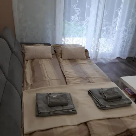 Cozy Close To The Airport